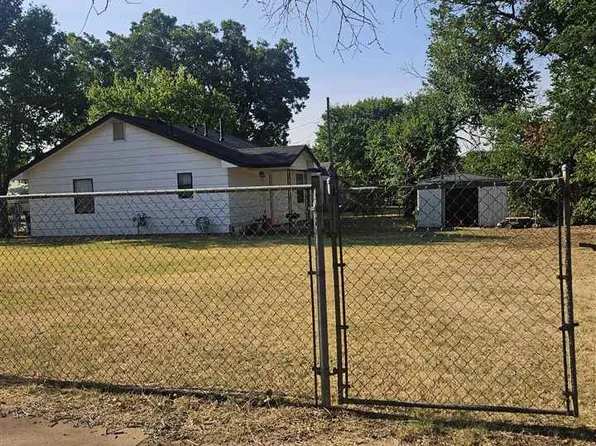 204 W Nevada St, Walters, OK 73572