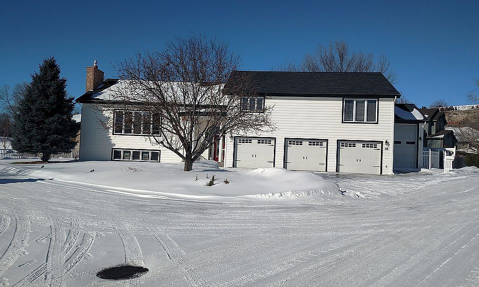 2nd image of 18 Stanford Ct