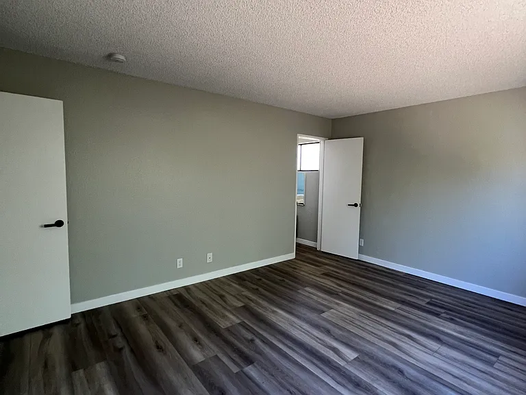 9208 Langdon Ave — Photo 29