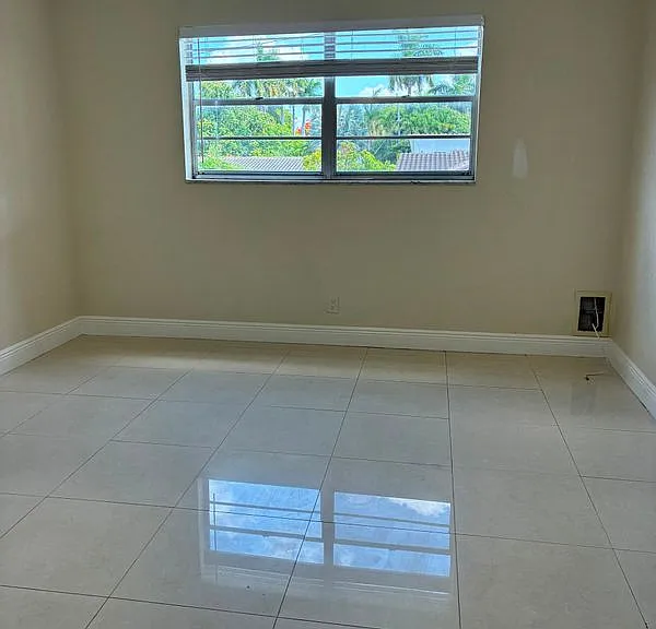 1300 Moffett St #209 — Photo 12