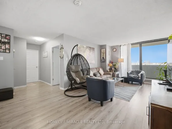 301 Prudential Dr #701, Toronto, ON M1P 4V3