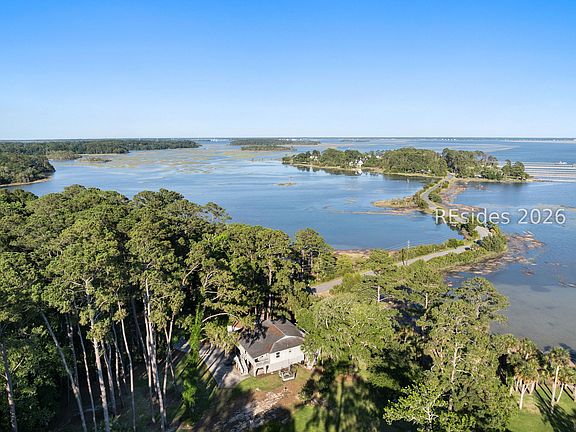 3rd image of 12 Pine Island Rd
