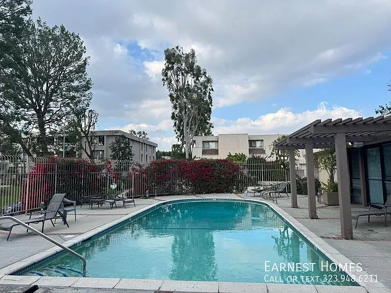 15215 Magnolia Blvd #110 — Photo 19