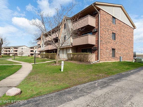 3rd image of 11 Cedar Ct APT 12