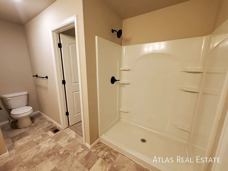 708 Finch Dr — Photo 11