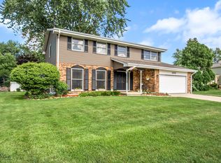 5S725 Park Meadow Dr, Naperville, IL 60540