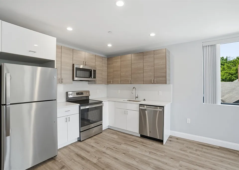 632 Centre St #203