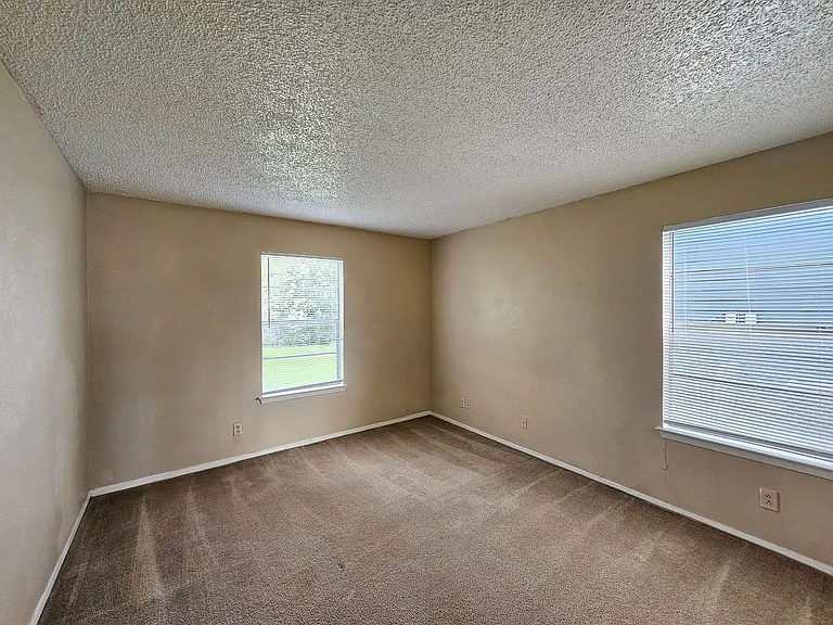 1305 Quail Cir #B — Photo 9