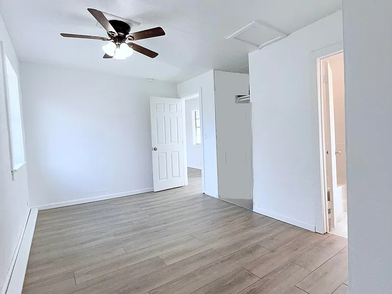 505 E Shepherd St — Photo 9