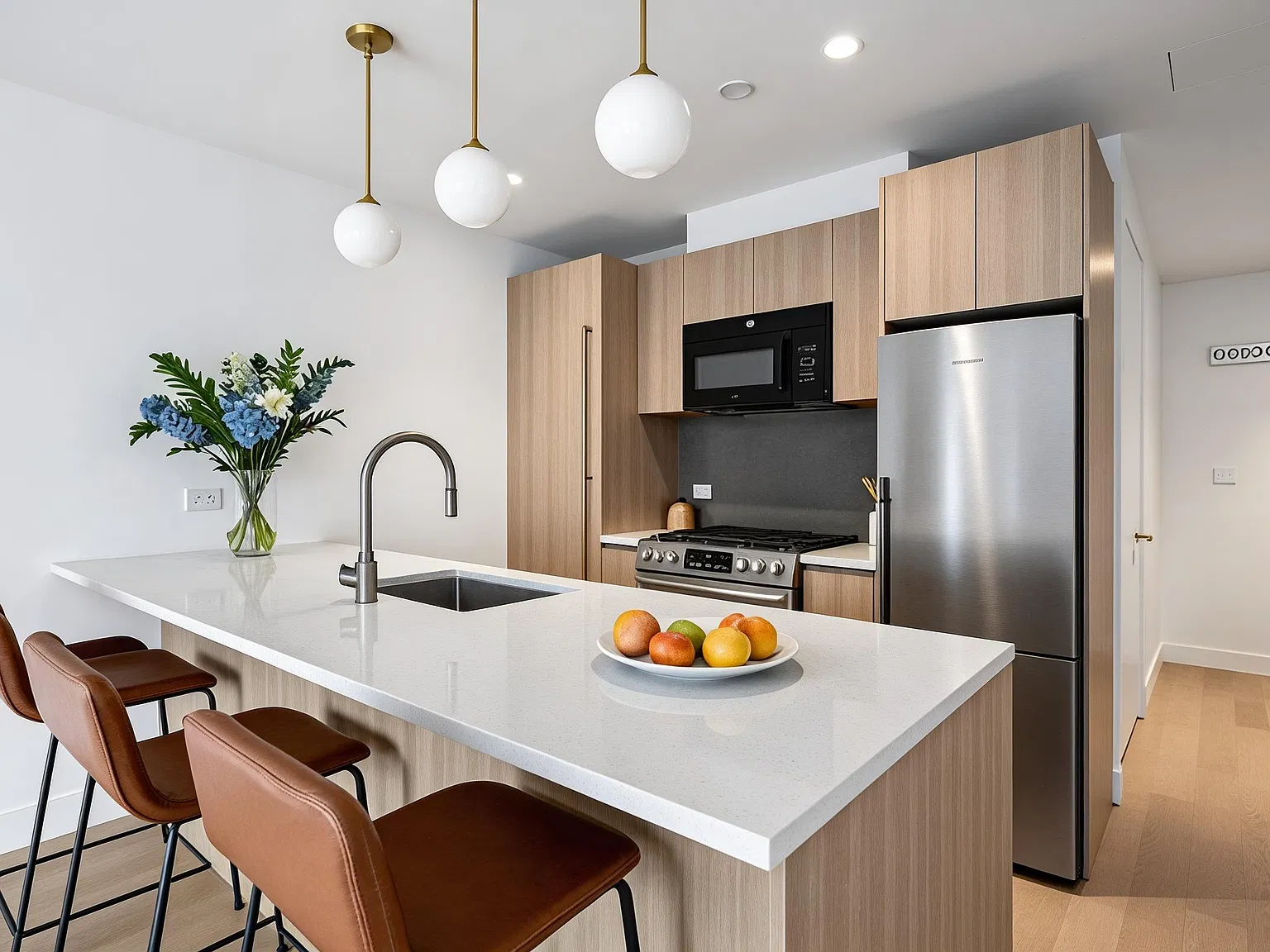 225 W 28th St — Photo 3