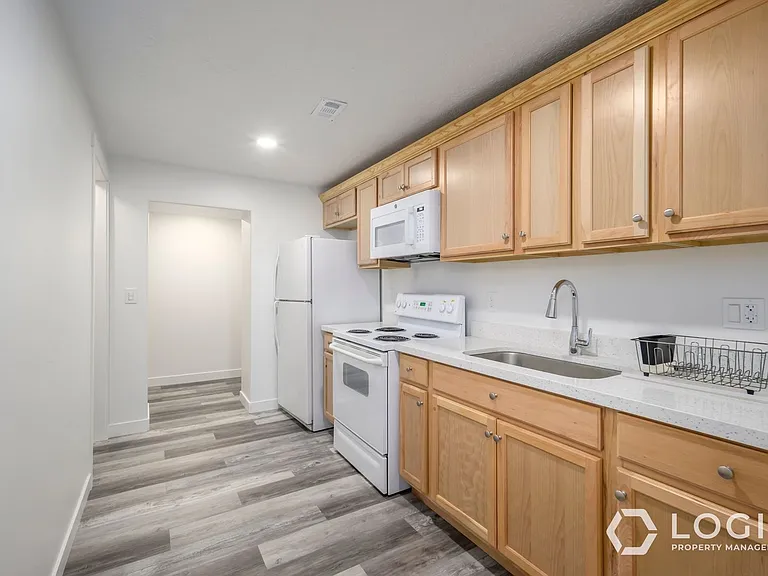 5075 E Rustic Patch Rd #DOWNSTAIRS — Photo 8