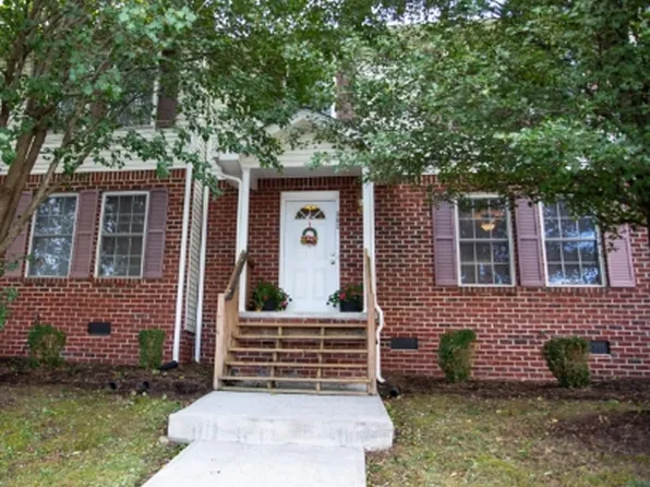 680 Republic Rd, Christiansburg, VA 24073