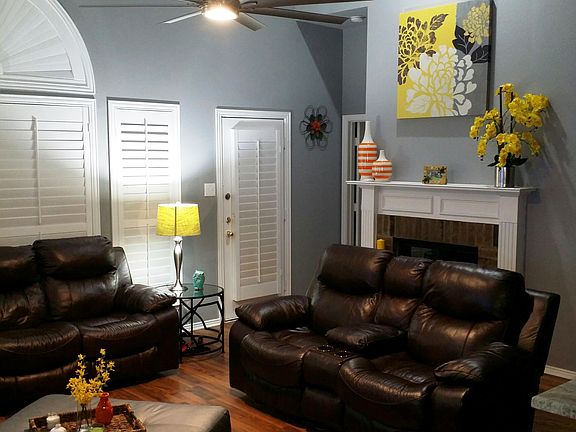 4th image of 2808 Wandering Oak Dr