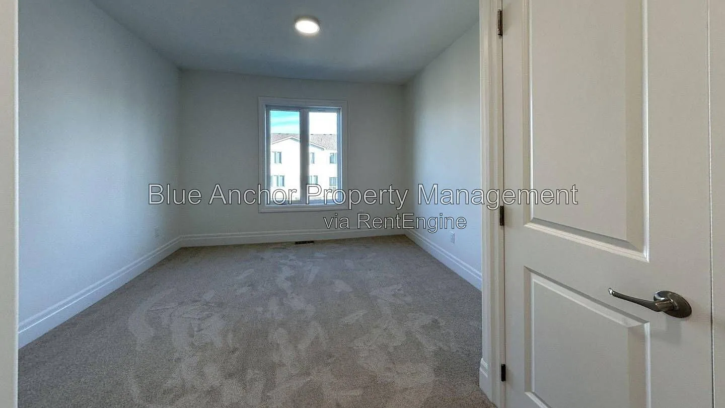 2 bed, 2.0 bath, 1800 sqft, $2,200 — Photo 4