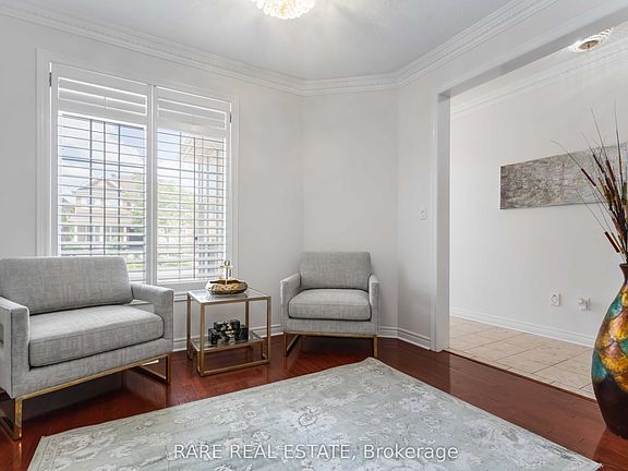 5th image of 55 Castlemore Ave