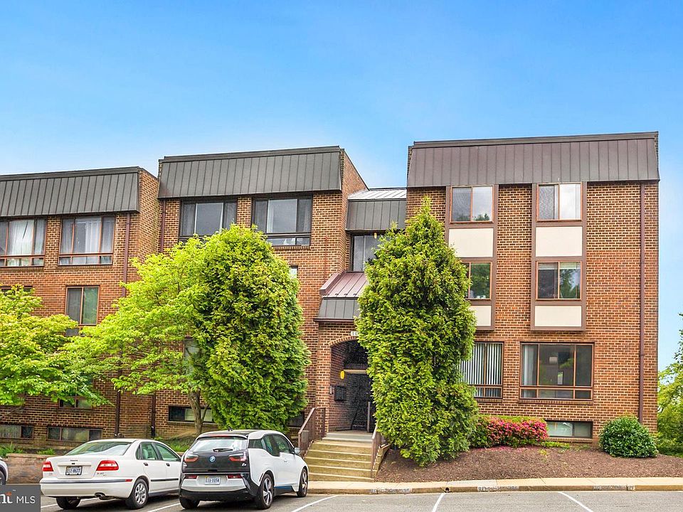 1st image of 104 Roberts Ln APT 401
