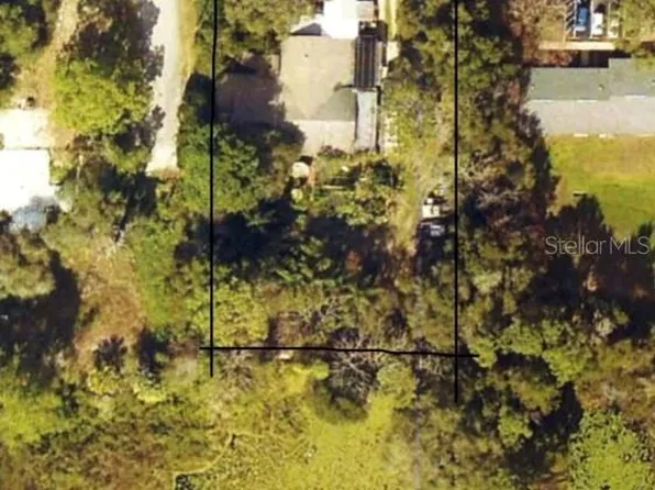 912 Holiday Ln, Leesburg, FL 34748