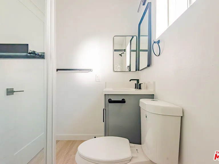 2602 Carnegie Ln #6 — Photo 38