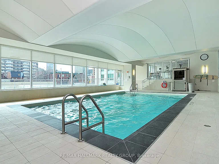 234 Rideau St #209 — Photo 11