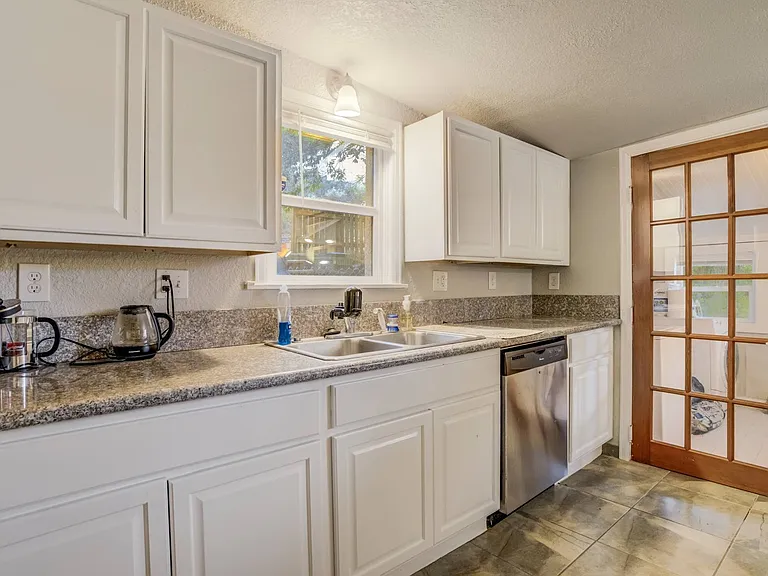 542 W Boulder St — Photo 8
