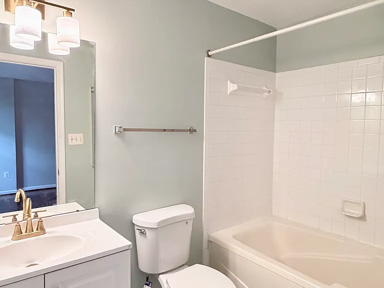 603 Eisenhower Dr — Photo 14