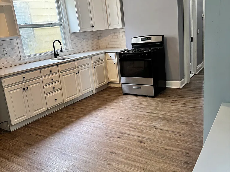 24 N 19th St #2 — Photo 2