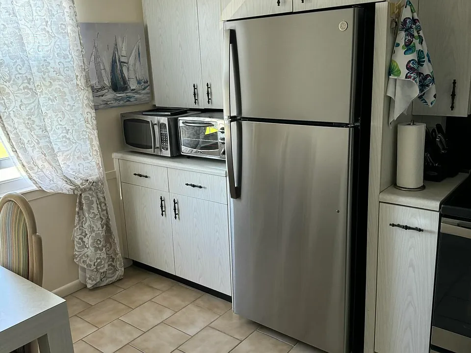 4054 Exeter #C