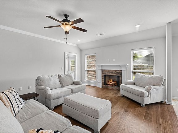 4th image of 204 S Amber Dawn Ave