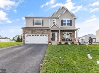 275 Westbury Dr, Gilbertsville, PA 19525