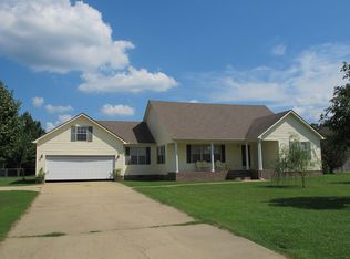 109 Lilly Pond Ln, Martin, TN 38237