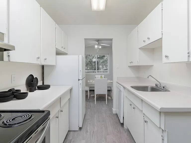 5020 Riverbend Rd NW — Photo 1