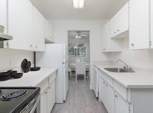 Redwood Court, Edmonton, AB T6H 5J8