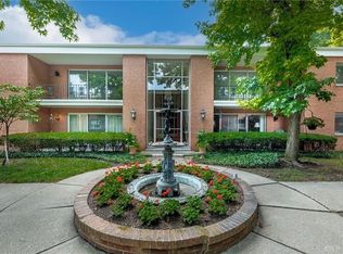 1001 Far Hills Ave #4, Dayton, OH 45419