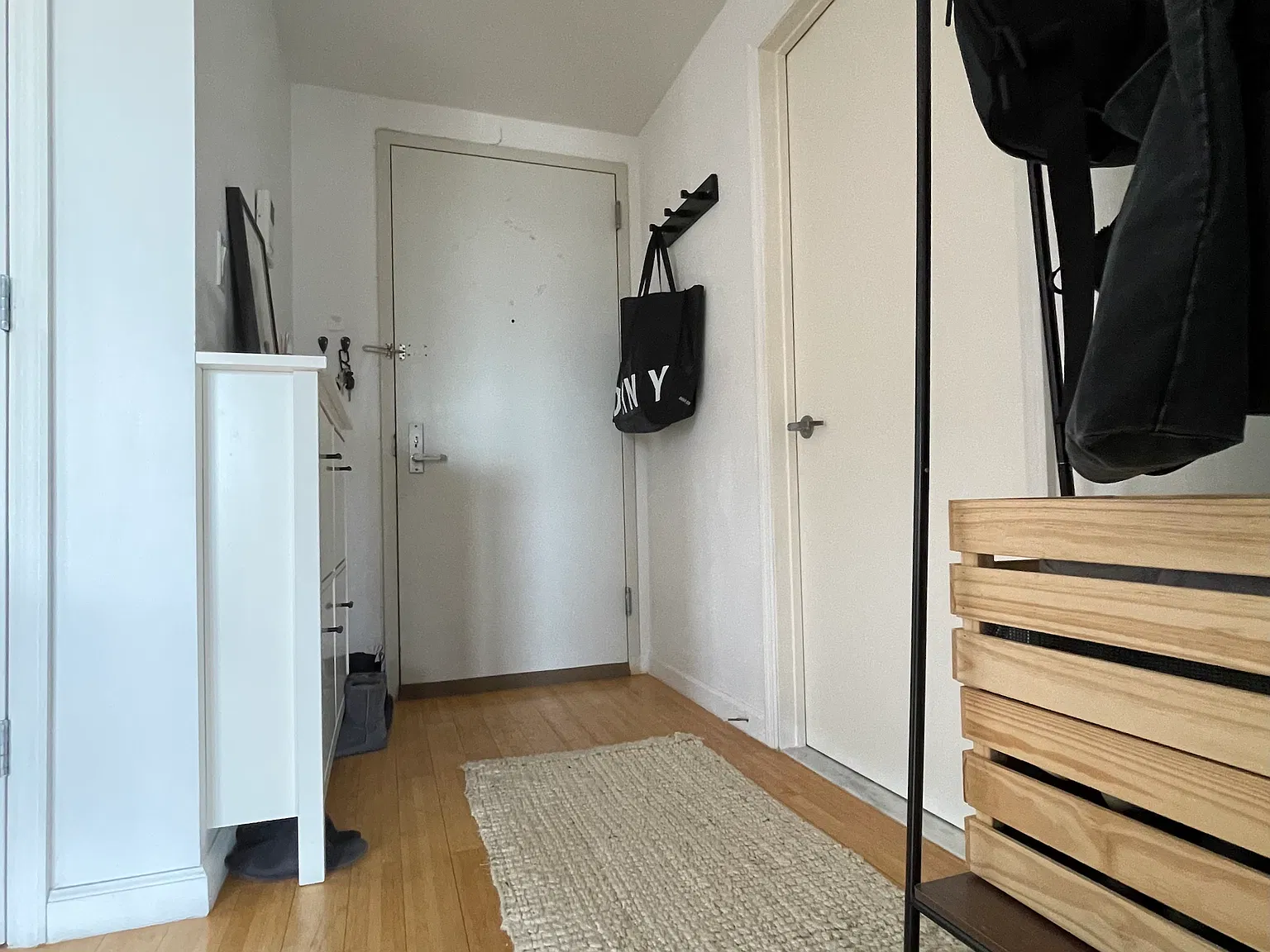 1 bed, 750 sqft, $2,200 — Photo 4