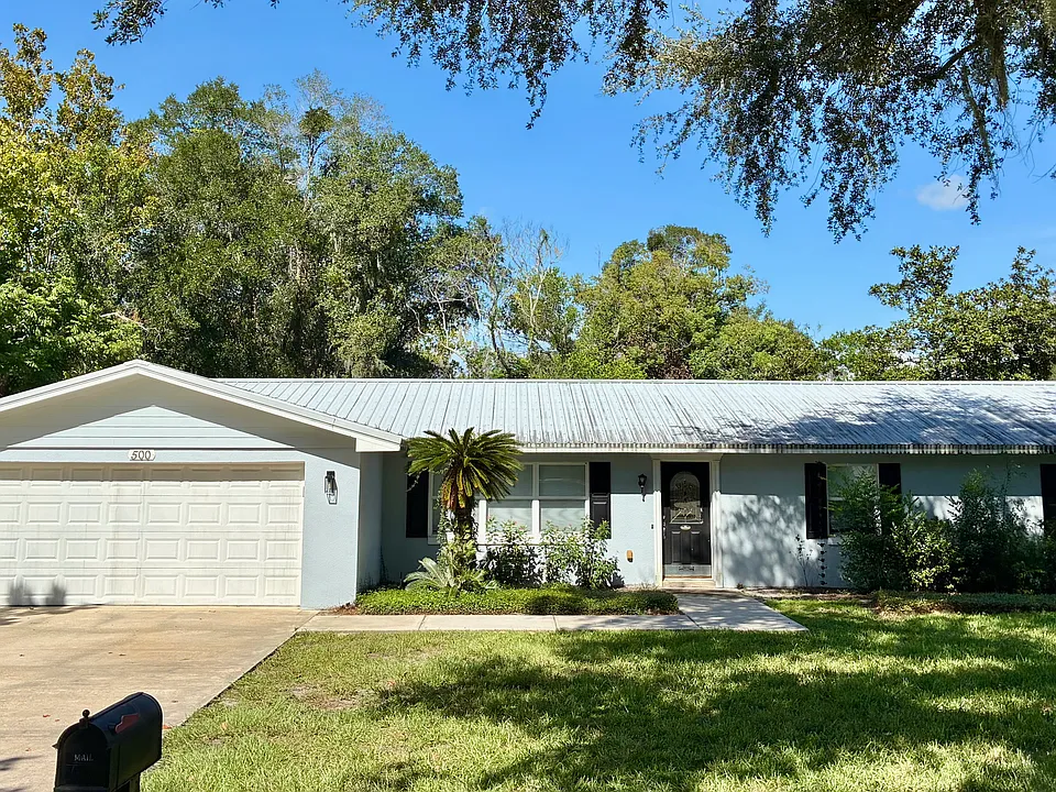500 Holly Ln