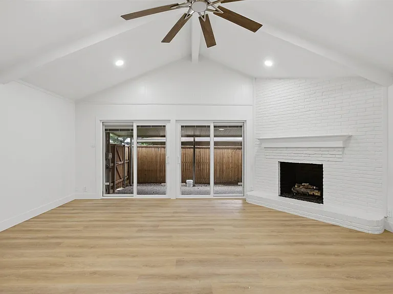 7515 Meadow Oaks Dr — Photo 7