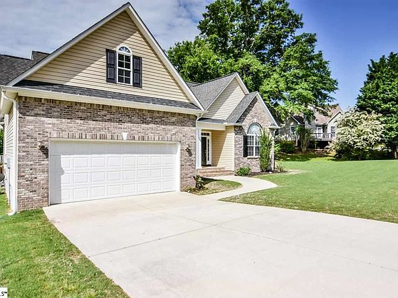 2nd image of 304 Lake Lennox Dr