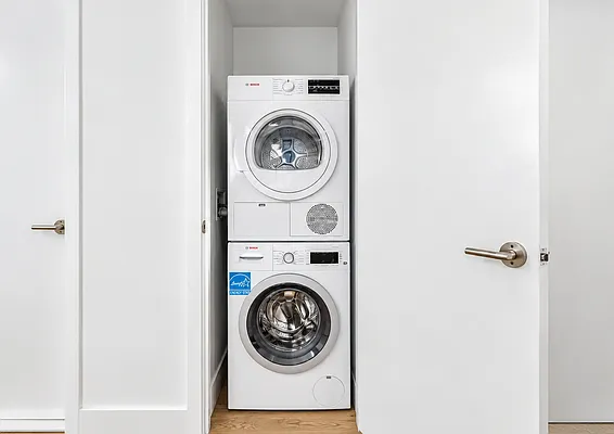 Laundry, photo 1