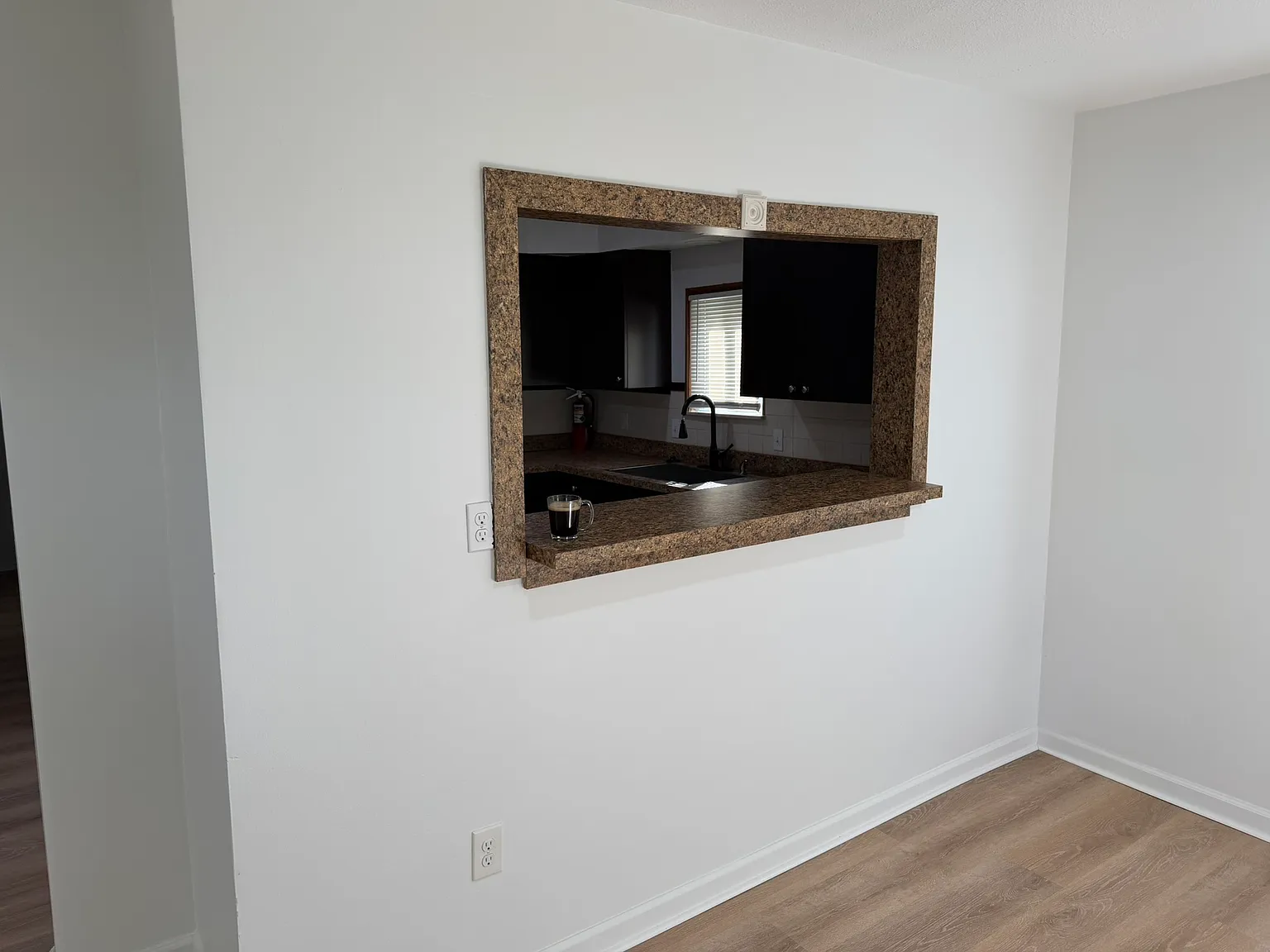 2 bed, 816 sqft, $1,550 — Photo 2