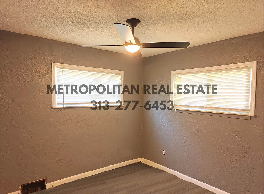 3 bed, 833 sqft, $1,350 — Photo 3
