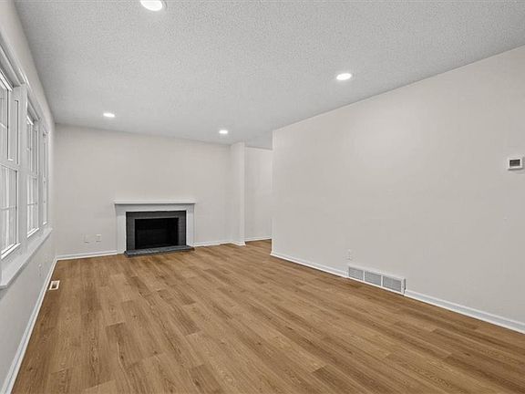 2nd image of 6105 E 136th St