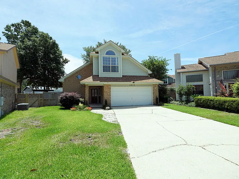 1613 Mariah Way E — Photo 4