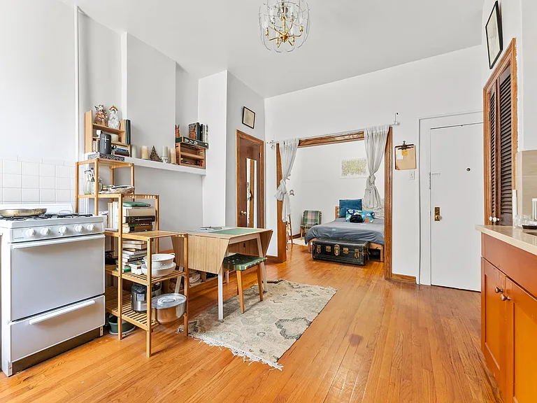 318 11th St #1R — Photo 3