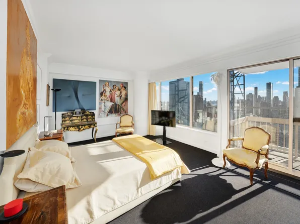 200 East 69th Street image 10 of 16