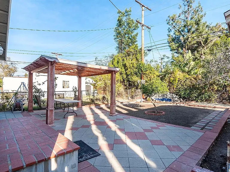 732 Portola Ave — Photo 14