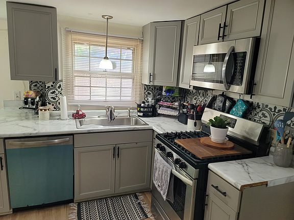 3rd image of 626 Harway Ave