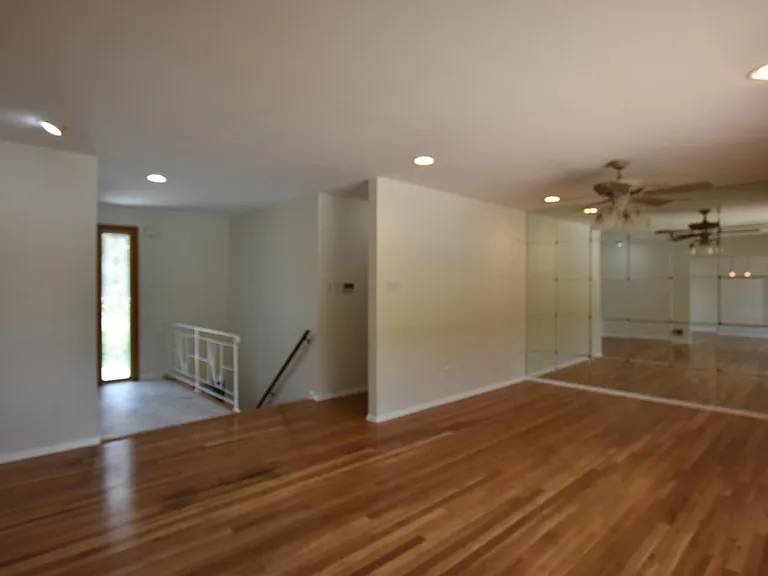 4015 Heathfield Rd — Photo 3