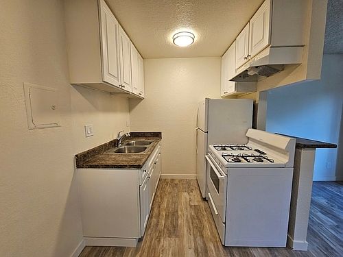 4th image of 9216 Van Nuys Blvd APT 12