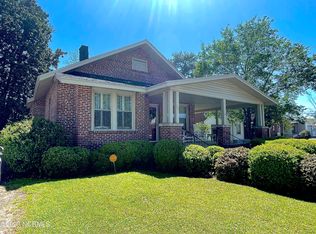 120 E Main St, Rose Hill, NC 28458