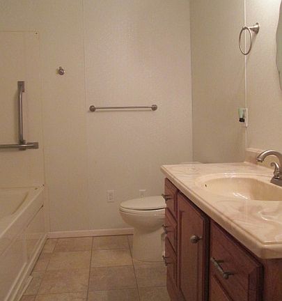 5th image of 1137 Avenue L
